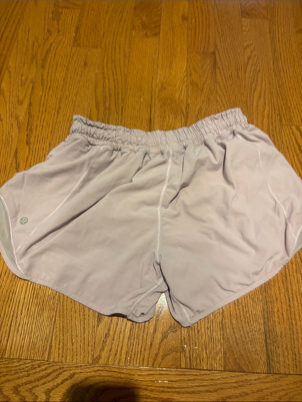Lululemon Size 6 Light Pink Women's Athletic Shorts Regular Inseam 2.5in - Picture 2 of 8